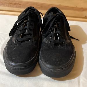 Vans Old Skool sneakers, black, women’s size 7/ men’s size 5.5